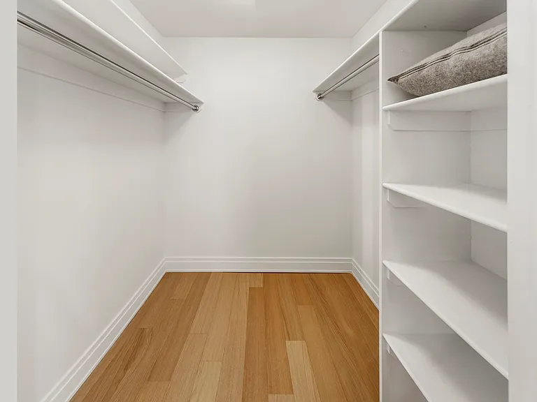 70 Pine St #831 — Photo 5