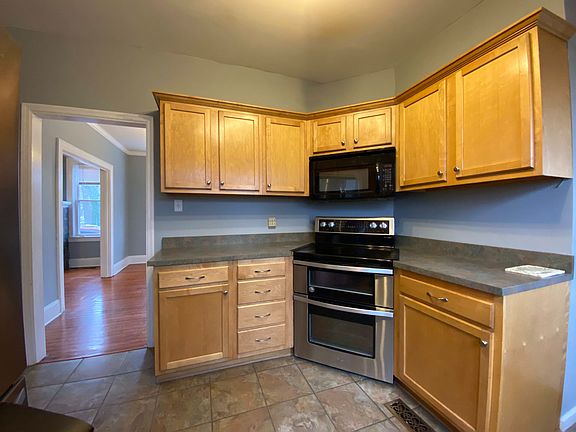 5th image of 114 Woodlawn St