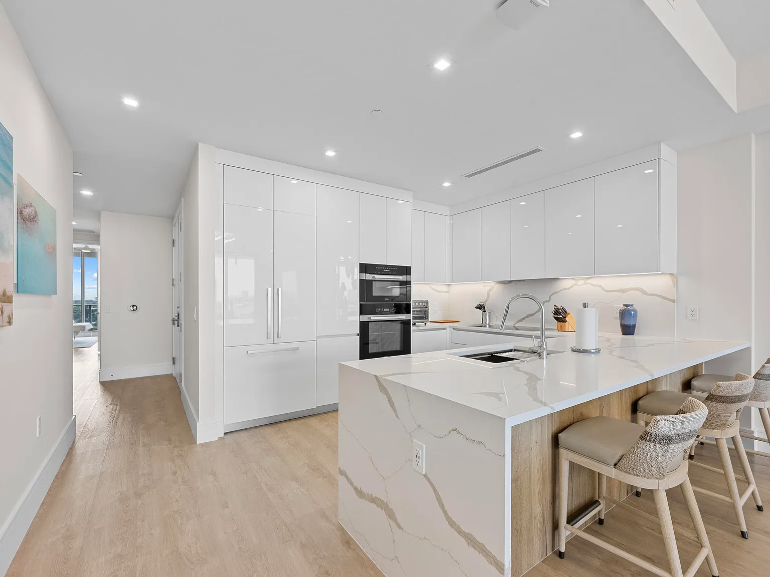 2 bed, 2.5 bath, 1780 sqft, $15,000 — Photo 3