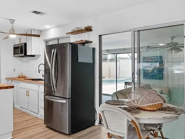 885 Fairfax Ter NW — Photo 8