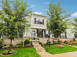 211 Marketplace Ave, Coraopolis, PA 15108