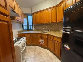 1589 Unionport Rd