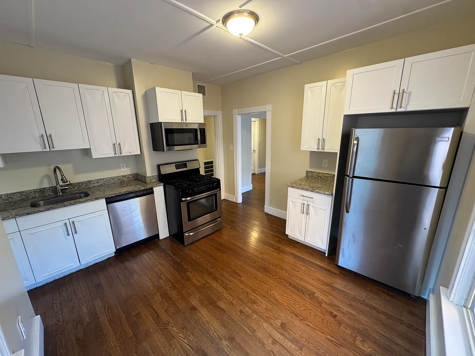 3 bed, $3,300 — Photo 1