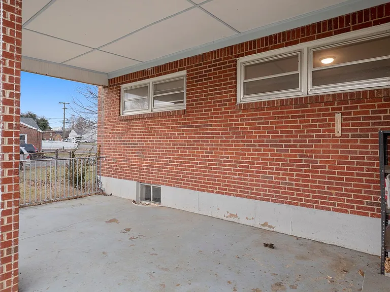 3113 Oaklawn Ave NW — Photo 8
