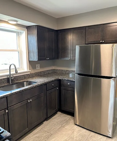 191 S Villa Ave — Photo 5