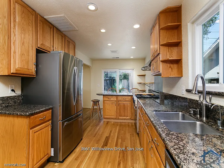 3661 Willowview Dr — Photo 5
