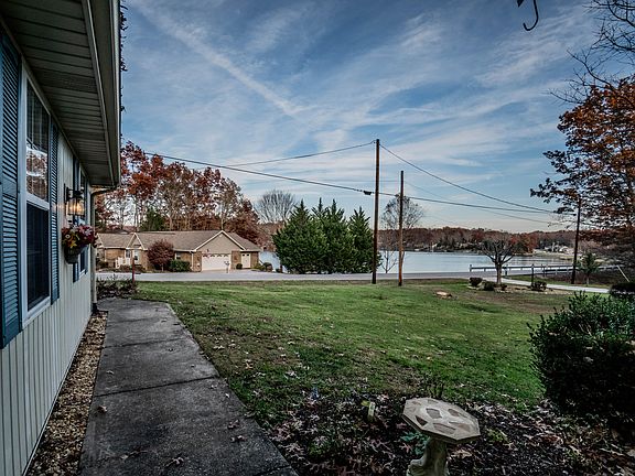 4th image of 128 Lakeview Dr