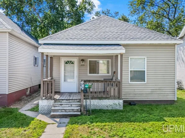 1115 Delta Ave, Gladstone, MI 49837