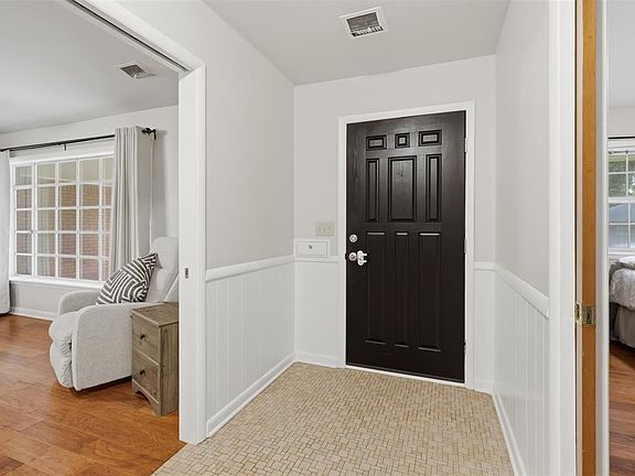 4th image of 2311 W 10th Ave