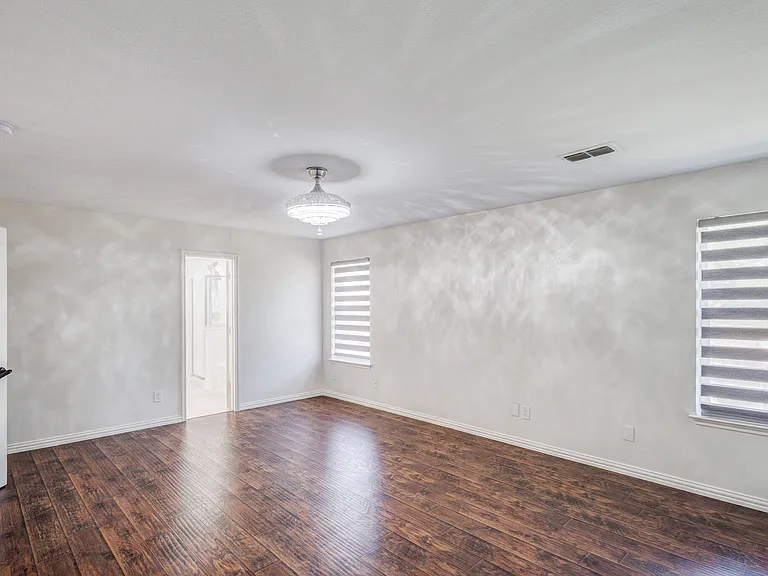 519 Darlene Trl — Photo 10
