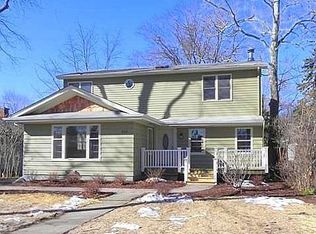 406 Byron Ct, Wheaton, IL 60187