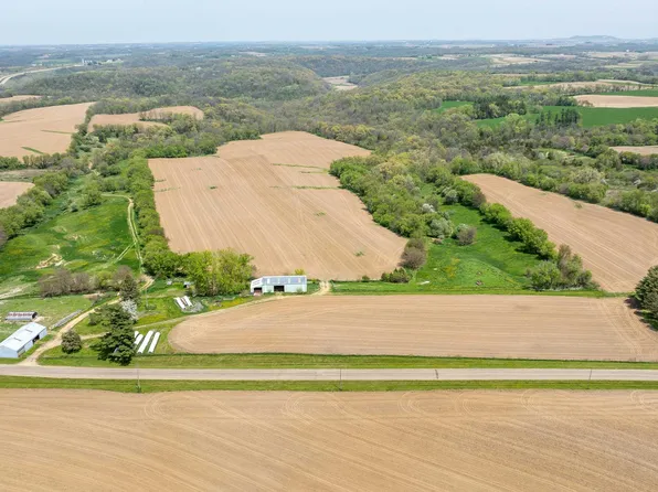 2490 Clay Hollow Rd, Cuba City, WI 53807