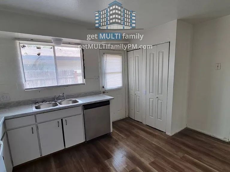 8407 E Coronado Rd #4 — Photo 4