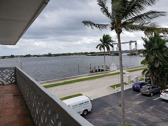 2nd image of 3705 S Flagler Dr APT 29