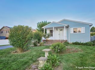 323 Lawn Ter, Round Lake, IL 60073
