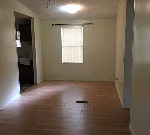 3rd image of 96142 Lang Rd