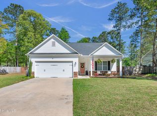 32 Feather Ln, Rocky Point, NC 28457