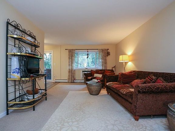4th image of 130 Sierra Vista Ln