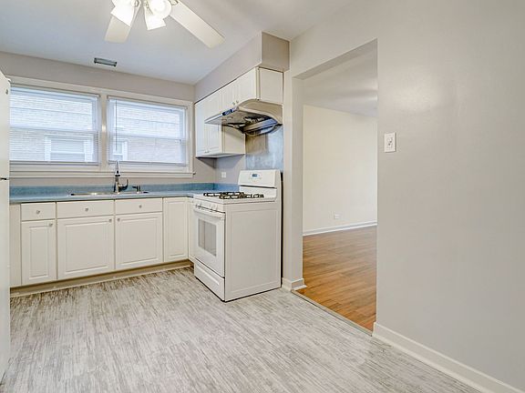4th image of 9109 Lamon Ave APT 1S