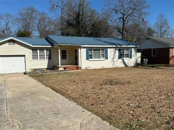 302 Cherokee Dr, Warner Robins, GA 31093