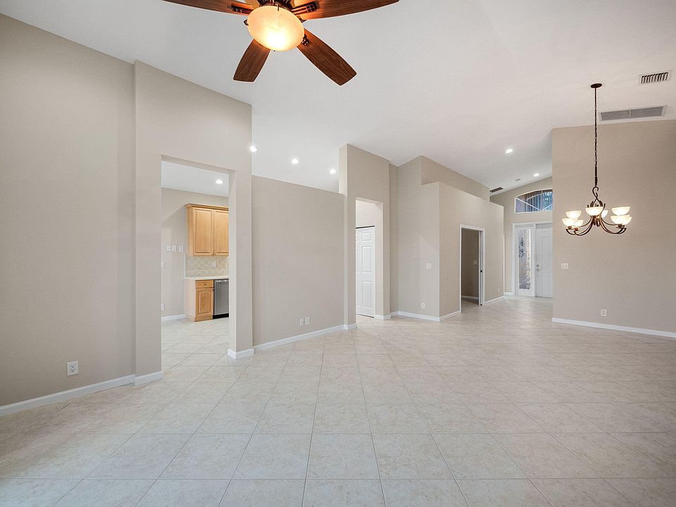 1st image of 308 NW Shoreline Circle