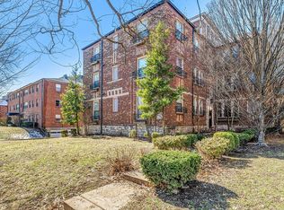 715 Westwood Dr APT 1W, Saint Louis, MO 63105