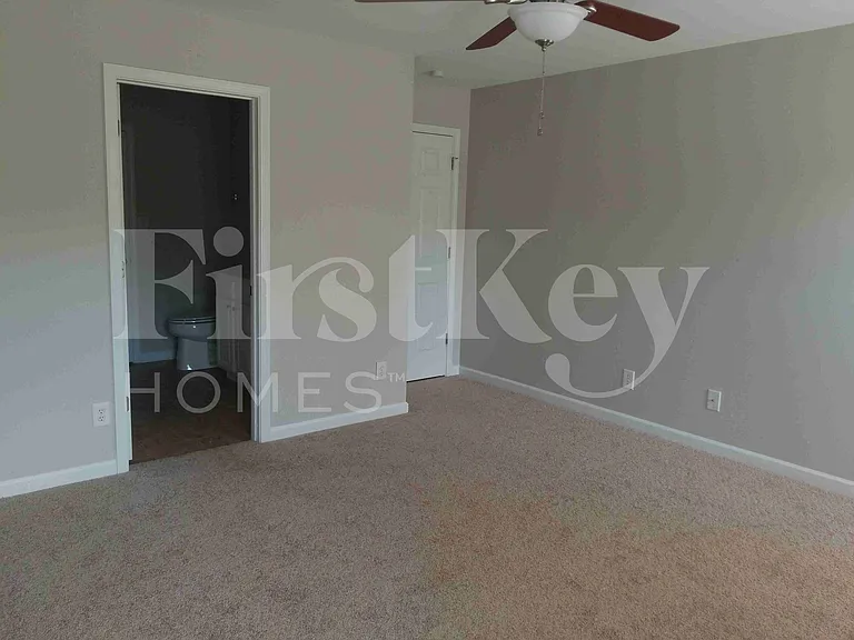 136 Rockbridge Ct — Photo 14