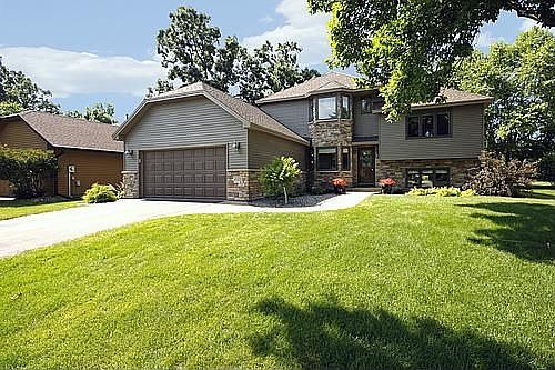 2nd image of 2025 Edinbrook Ct N