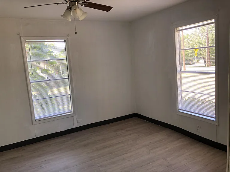 116 W College Ave — Photo 8