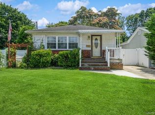 236 N Richmond Avenue, Massapequa, NY 11758