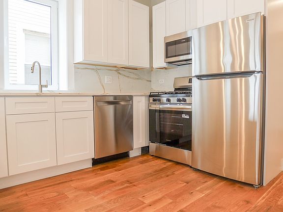 2nd image of 2308 W Foster Ave #2W