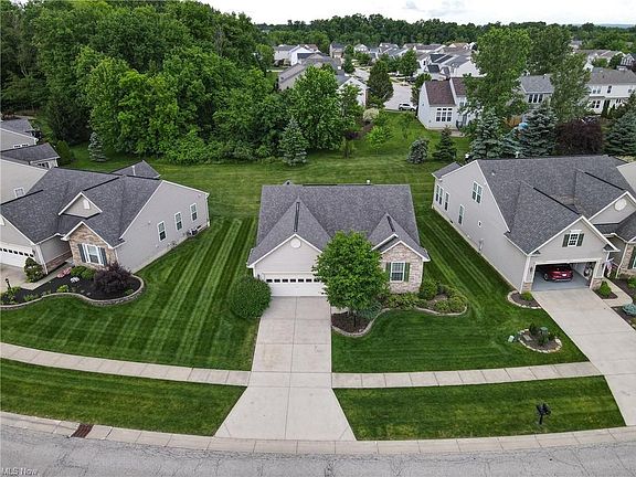 3rd image of 5116 Autumnwood Ln