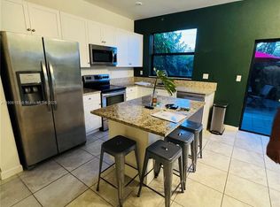 Isola, Homestead, FL 33032