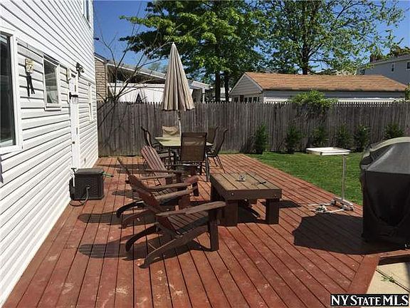 3rd image of 2317 Pine St