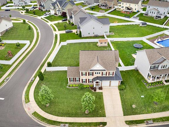 4th image of 127 Ladysmith Dr