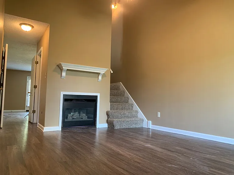 1584 Joy Blvd — Photo 2