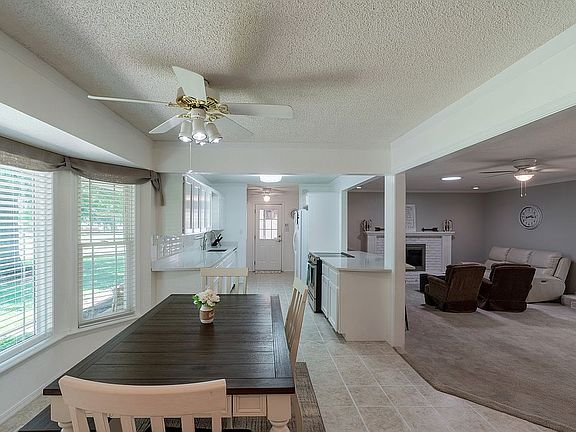 4th image of 9410 S Highland Dr