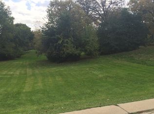 10 Victoria Ln, Hawthorn Woods, IL