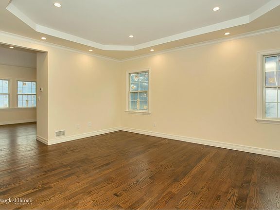 4th image of 119 Birchwood Park Dr