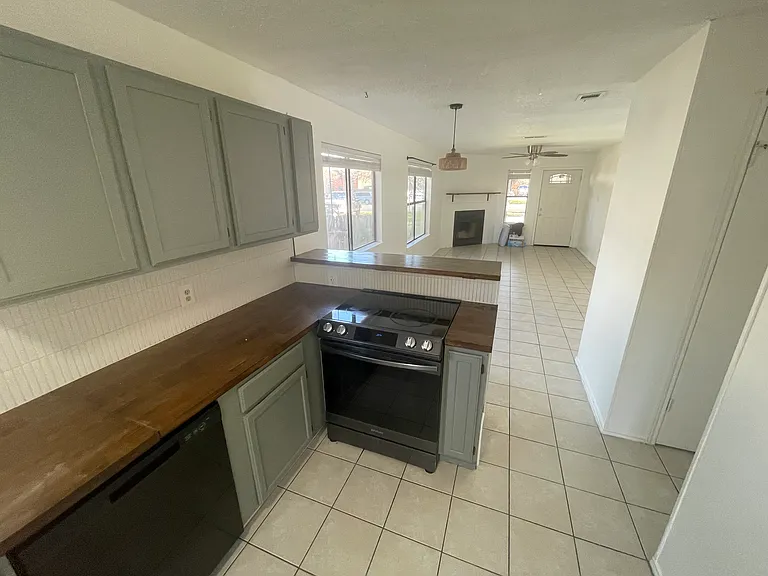 523A Luther Dr #A — Photo 3