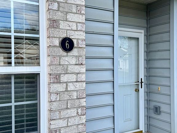 3rd image of 6 Crocetti Ln