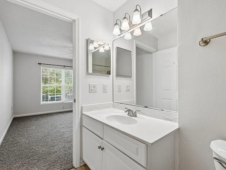 4270 Calinda Ln #316 — Photo 22