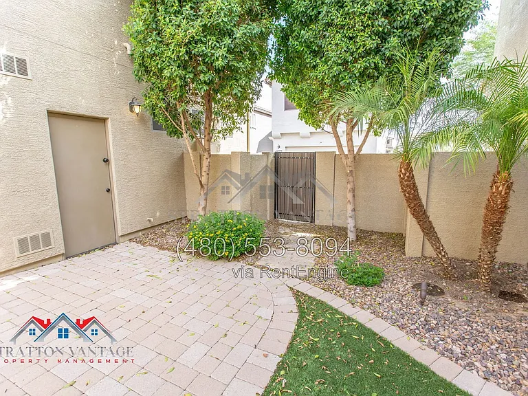 4467 E Remington Dr — Photo 45