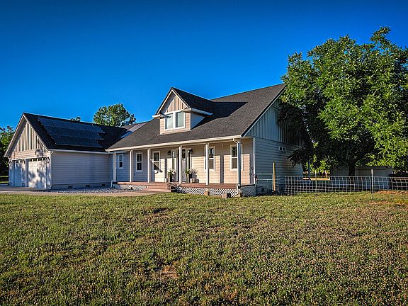 2nd image of 5203 Country Farms Ln