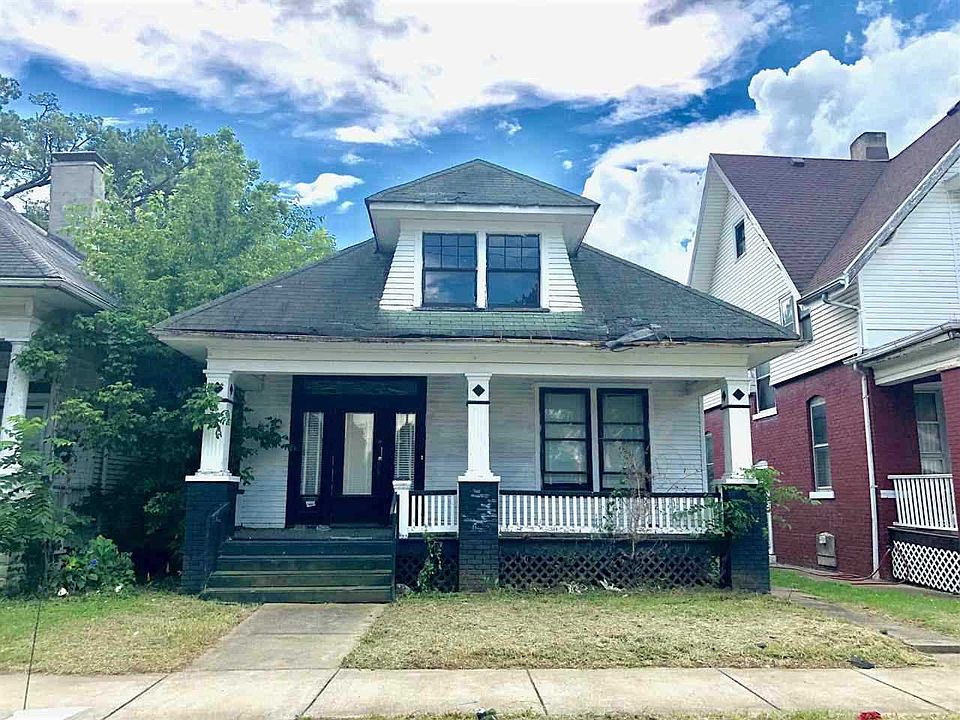 1st image of 621 E Gum St
