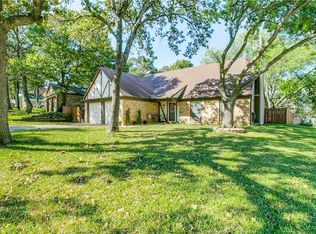 417 Wild Oak Ln, Euless, TX 76039