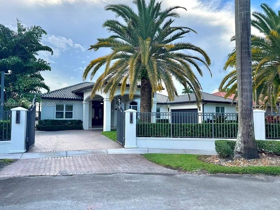 1st image of 3440 SW 132nd Ct