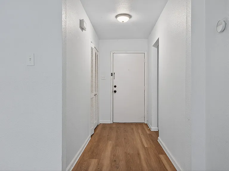 4659 Wetz Dr — Photo 4