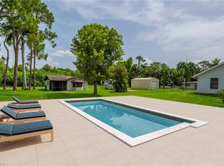 5339 Myrtle Ln, Naples, FL 34113