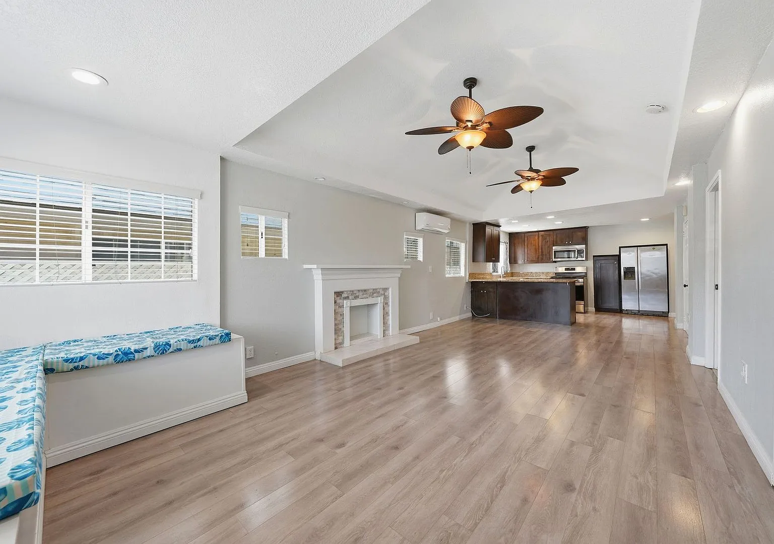 126 E. Balboa Blvd. — Photo 4